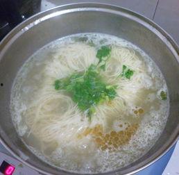 猪蹄面视频,猪蹄面制作教程，营养滋补一锅端